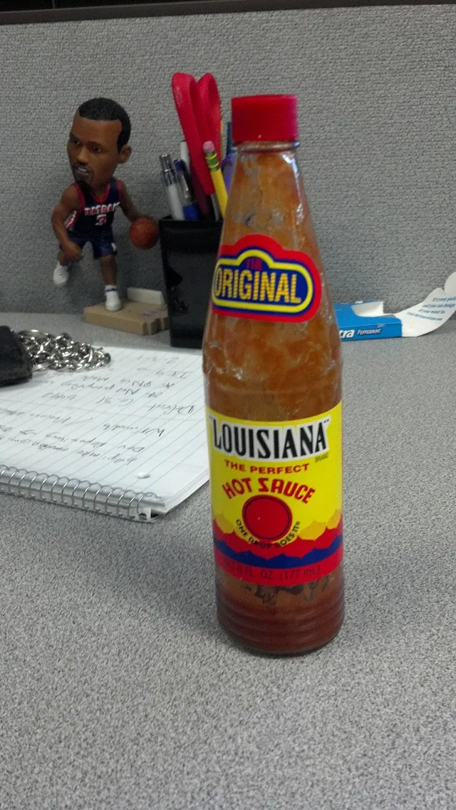 LOOEYSANA HOTSAUCE.