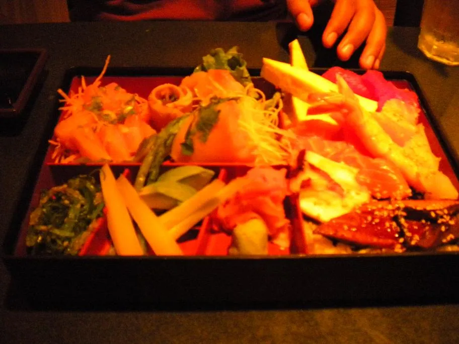 05-chirashisushibox